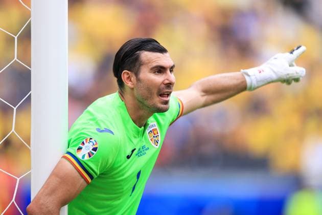 Football - UEFA EURO, EM, Europameisterschaft,Fussball 2024 - Group E - Slovakia v Romania 26th June 2024 - UEFA EURO 2024 - Group E - Slovakia v Romania - Romania goalkeeper Florin Nita - Photo: Simon Stacpoole Offside. Frankfurt Germany Copyright: xSimonxStacpoolexOffside