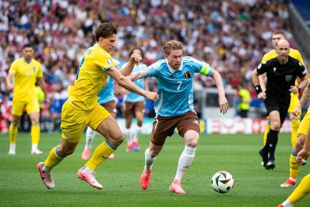 Kevin de Bruyne (Belgien, 07) im Zweikampf mit Illia Zabarnyi (Ukraine, 13), GER, Ukraine (UKR) vs Belgium (BEL), Fussball Europameisterschaft, UEFA EURO, EM, Europameisterschaft,Fussball 2024, Gruppe E, 3. Spieltag, 26.06.2024 GER, Ukraine (UKR) vs Belgium (BEL), Fussball Europameisterschaft, UEFA EURO 2024, Gruppe E, 3. Spieltag, 26.06.2024 Stuttgart Copyright: xEibner-Pressefoto Memmlerx EP_MMR
