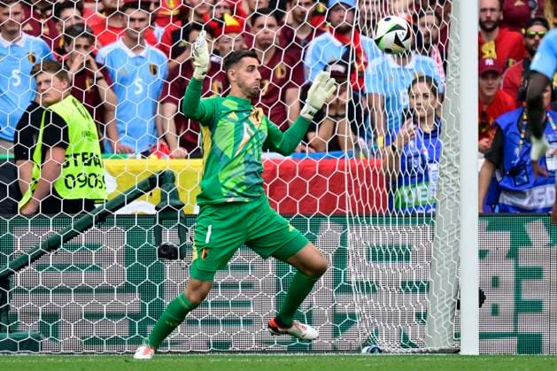 Ukraine v Belgium Group E - UEFA EURO, EM, Europameisterschaft,Fussball 2024 STUTTGART, GERMANY - JUNE 26 : Casteels Koen goalkeeper of Belgium during the UEFA EURO 2024 European Football Championship tournament group E stage match between Ukraine and Belgium at Stuttgart Arena on June 26, 2024 in Stuttgart, Germany, 26 06 2024 Stuttgart Germany  Copyright: xPeterxDexVoechtx