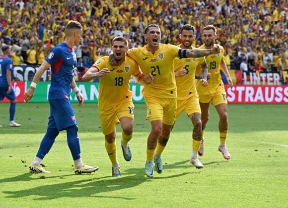 Sport Bilder des Tages 26.06.2024, xsltx, Fussball EM 2024, Slowakei - Rumänien emspor, v.l. Razvan Gabriel Marin (Rumänien Rumaenien), Nicolae Claudiu Stanciu (Rumänien Rumaenien), Marius-Mihai Marin (Rumänien Rumaenien), Denis-Mihai Dragus (Rumänien Rumaenien) celebrate the goal, Der Torjubel zum 1:1 (UEFA REGULATIONS PROHIBIT ANY USE OF PHOTOGRAPHS as IMAGE SEQUENCES and or QUASI-VIDEO) Frankfurt