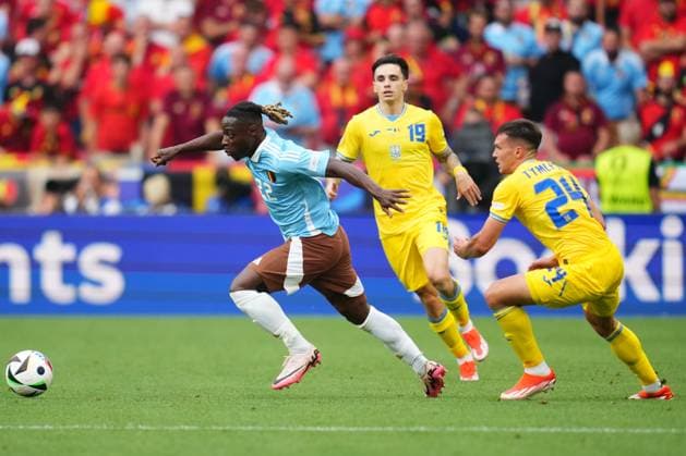 GER: Ukraine and Belgium. UEFA EURO, EM, Europameisterschaft,Fussball 2024 Jeremy Doku of Belgium and Oleksandr Tymchyk of Ukraine during the UEFA Euro 2024 match between Ukraine and Belgium, Group E, date 3, played at Mercedes-Benz Arena Stadium on June 26, 2024 in Stuttgart, Germany. kpng Copyright: xBaguxBlancox xPRESSINPHOTOx PS_240626_UCR_BEL_014