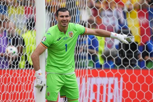 Torwart Goalie Florin Nita (Rumänien Romania, 01) - Frankfurt 26.06.2024: Slowakei vs. Rumänien, EURO2024 M33 Gruppe E, EM-Arena Frankfurt