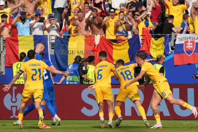 celebrate the goal, Torjubel zum 1:1 Razvan Marin (Rumänien Romania, 18) - Frankfurt 26.06.2024: Slowakei vs. Rumänien, EURO2024 M33 Gruppe E, EM-Arena Frankfurt