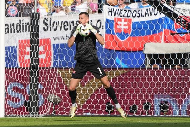 Torwart Goalie Martin Dubravka (Slowakei, Slovakia, 01) - Frankfurt 26.06.2024: Slowakei vs. Rumänien, EURO2024 M33 Gruppe E, EM-Arena Frankfurt