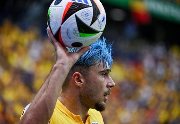 26.06.2024, xpsx, UEFA EURO, EM, Europameisterschaft,Fussball 2024 Vorrunde, Slowakei - Rumänien v.l. Andrei Florin Ratiu (Rumänien Rumaenien) (DFL DFB REGULATIONS PROHIBIT ANY USE OF PHOTOGRAPHS as IMAGE SEQUENCES and or QUASI-VIDEO) emspor Frankfurt