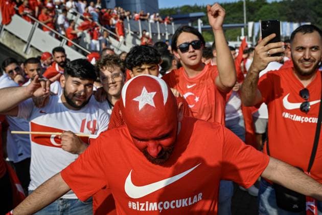Fans of Turkey in action prior to the Group F match of the European Football Championship: Turkey vs Czechia, in Hamburg, Germany, on June 26, 2024. (CTKxPhoto VitxSimanek) CTKPhotoP2024062607888  CTKPhotoP2024062607888