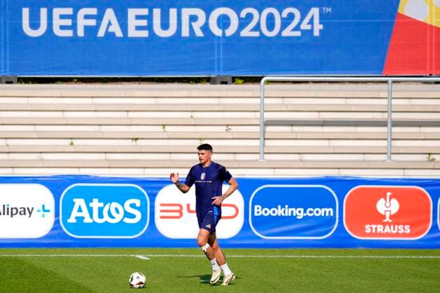 Italy& x2019;s Raoul Bellanova during training session at the base camp in Iserlohn on June 26, 2024, UEFA EURO, EM, Europameisterschaft,Fussball 2024, Iserlohn, Germany - - Soccer .  Copyright: xFabioxFerrari LaPressex