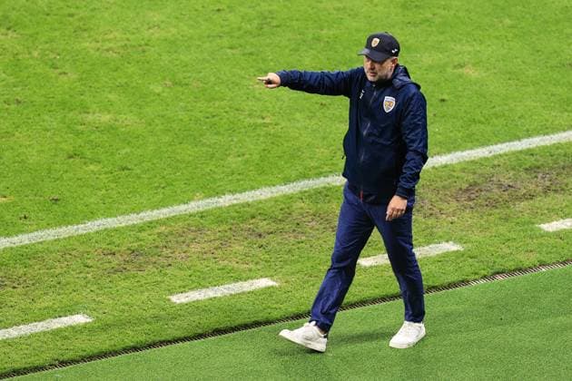 Football - UEFA EURO, EM, Europameisterschaft,Fussball 2024 - Group E - Slovakia v Romania 26th June 2024 - UEFA EURO 2024 - Group E - Slovakia v Romania - Romania coach Edward Iordanescu - Photo: Simon Stacpoole Offside. Frankfurt Germany Copyright: xSimonxStacpoolexOffside