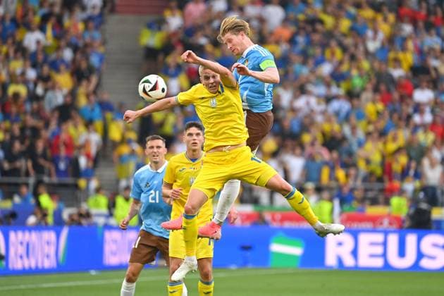 Sport Bilder des Tages Kevin DE BRUYNE (BEL), Aktion,Zweikampf gegen Oleksandr ZINCHENKO (UKR), Gruppenphase GruppeE Ukraine (UA) - Belgien (BEL) 0-0 am 26.06.2024, Stuttgart Arena. Fussball UEFA EURO, EM, Europameisterschaft,Fussball 2024 GERMANY vom 14.06.2024 - 14.07.2024.