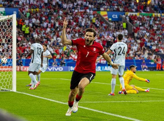 Bilder des Jahres 2024, Sport 06 Juni Sport Themen der Woche KW26 Sport Bilder des Tages Football - UEFA EURO, EM, Europameisterschaft,Fussball 2024 - Group F - Georgia v Portugal GELSENKIRCHEN, GERMANY - Wednesday, June 26, 2024: Georgia s Khvicha Kvaratskhelia celebrates after scoring the opening goal during the UEFA Euro 2024 Group F match between Georgia and Portugal at the Arena AufSchalke. (Photo by David Rawcliffe Propaganda) GELSENKIRCHEN Arena AufSchalke NORTH RHINE-WESTPHALIA GERMANY  Copyright: xDavidxRawcliffex P2024-06-26-Georgia_Portugal-34