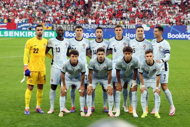 GELSENKIRCHEN 26.06.2024 MECZ III RUNDA GRUPA F MISTRZOSTW EUROPY 2024: GRUZJA - PORTUGALIA --- THIRD ROUND GROUP F UEFA EURO, EM, Europameisterschaft,Fussball 2024 MATCH: GEORGIA - PORTUGAL ZDJECIE GRUPOWE REPREZENTACJI PORTUGALII DIOGO COSTA DANILO ANTONIO SILVA GONCALO INACIO JOAO PALHINHA DIOGO DALOT CRISTIANO RONALDO JOAO NEVES PEDRO NETO JOAO FELIX FRANCISCO CONCEICAO FOT. PIOTR KUCZA FOTOPYK NEWSPIX.PL --- Newspix.pl  240626PYK0017