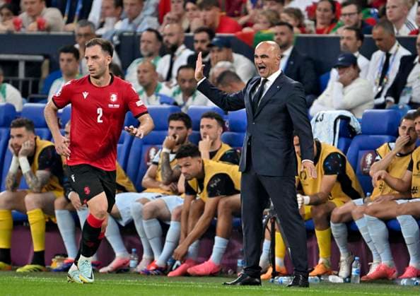 26.06.2024, Fussball UEFA EURO, EM, Europameisterschaft,Fussball 2024, Vorrunde, 3.Spieltag, Georgien - Portugal, in der Arena AufSchalke Gelsenkirchen, Roberto Martinez (Portugal) unzufrieden.