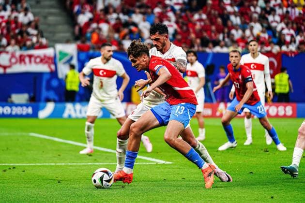 Mojmir Chytil (Tschechien, 13), Samet Akaydin (Tuerkei, 04) GER, Tschechien vs. Tuerkei, Fussball Europameisterschaft, UEFA EURO, EM, Europameisterschaft,Fussball 2024, Spieltag 3, 26.06.2024 GER, Tschechien vs. Tuerkei, Fussball Europameisterschaft, UEFA Euro 2024, Spieltag 3, 26.06.2024 Hamburg Copyright: xEibner-Pressefoto MarcelxvonxFehrnx EP_MFN
