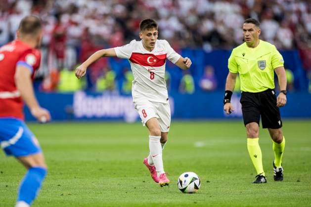 Czechia v Turkey, UEFA EURO, EM, Europameisterschaft,Fussball 2024, Hamburg, Germany Hamburg, Germany. 26th, June 2024. Arda Güler (8) of Turkey seen during the UEFA Euro 2024 match in Group F between Czechia and Turkey at Volksparkstadion in Hamburg. Hamburg Germany  Copyright: xGonzalesxPhoto LassexLagonix