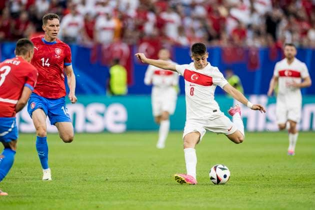 Czechia v Turkey, UEFA EURO, EM, Europameisterschaft,Fussball 2024, Hamburg, Germany Hamburg, Germany. 26th, June 2024. Arda Güler (8) of Turkey seen during the UEFA Euro 2024 match in Group F between Czechia and Turkey at Volksparkstadion in Hamburg. Hamburg Germany  Copyright: xGonzalesxPhoto LassexLagonix