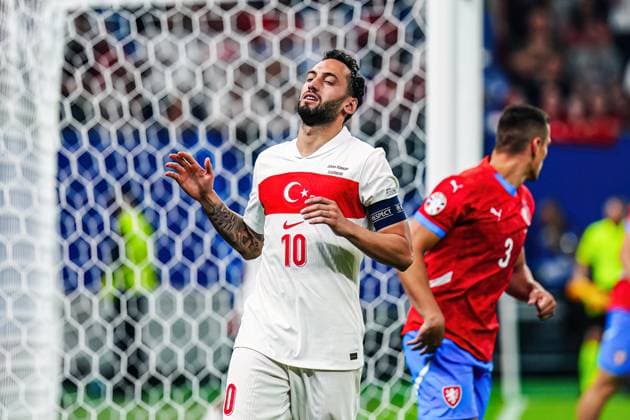 Hakan Calhanoglu (Tuerkei, 10) GER, Tschechien vs. Tuerkei, Fussball Europameisterschaft, UEFA EURO, EM, Europameisterschaft,Fussball 2024, Spieltag 3, 26.06.2024 GER, Tschechien vs. Tuerkei, Fussball Europameisterschaft, UEFA Euro 2024, Spieltag 3, 26.06.2024 Hamburg Copyright: xEibner-Pressefoto MarcelxvonxFehrnx EP_MFN