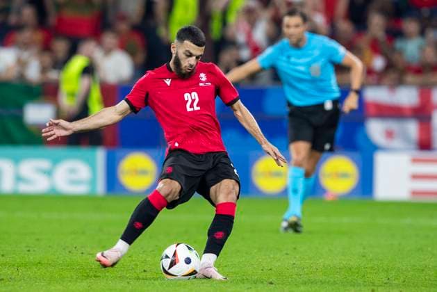 UEFA EURO, EM, Europameisterschaft,Fussball 2024: Georgien - Portugal; 26.06.2024 Georges Mikautadze (Georgien, 22) erzielt das Tor zum 2:0 per Elfmeter. UEFA EURO 2024: Georgien - Portugal; Arena AufSchalke, Gelsenkirchen, am 26.06.2024 Copyright: xBEAUTIFULxSPORTS Meuselx