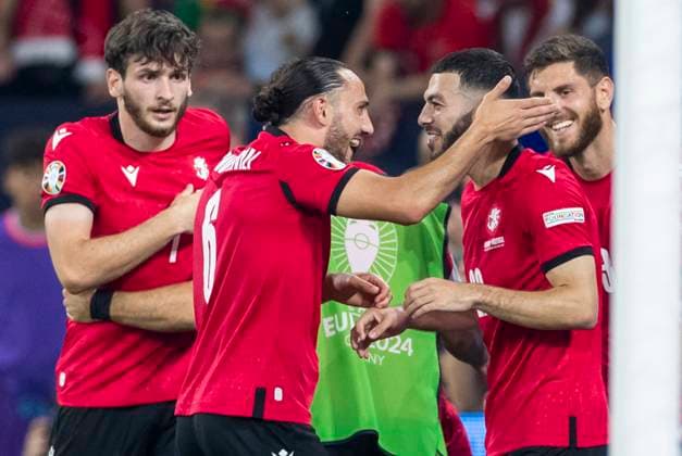 UEFA EURO, EM, Europameisterschaft,Fussball 2024: Georgien - Portugal; 26.06.2024 Jubel nach dem Tor von Georges Mikautadze (Georgien, 22). UEFA EURO 2024: Georgien - Portugal; Arena AufSchalke, Gelsenkirchen, am 26.06.2024 Copyright: xBEAUTIFULxSPORTS Meuselx