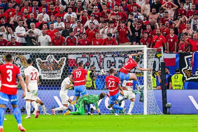 Tor zum 1:1 Tomas Soucek (Tschechien, 22) GER, Tschechien vs. Tuerkei, Fussball Europameisterschaft, UEFA EURO, EM, Europameisterschaft,Fussball 2024, Spieltag 3, 26.06.2024 GER, Tschechien vs. Tuerkei, Fussball Europameisterschaft, UEFA Euro 2024, Spieltag 3, 26.06.2024 Hamburg Copyright: xEibner-Pressefoto MarcelxvonxFehrnx EP_MFN