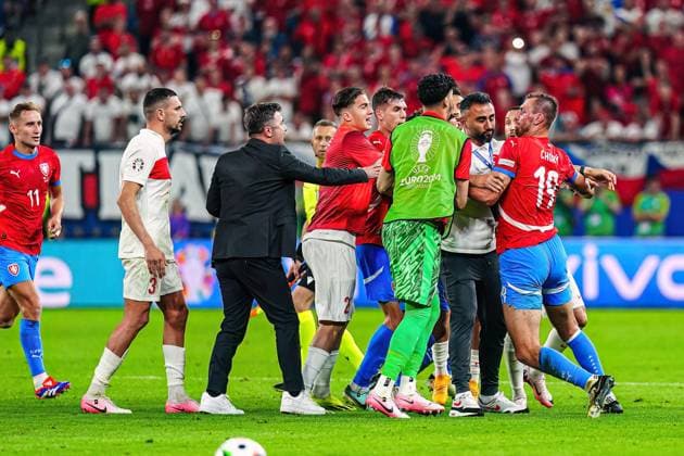 Rudelbildung GER, Tschechien vs. Tuerkei, Fussball Europameisterschaft, UEFA EURO, EM, Europameisterschaft,Fussball 2024, Spieltag 3, 26.06.2024 GER, Tschechien vs. Tuerkei, Fussball Europameisterschaft, UEFA Euro 2024, Spieltag 3, 26.06.2024 Hamburg Copyright: xEibner-Pressefoto MarcelxvonxFehrnx EP_MFN