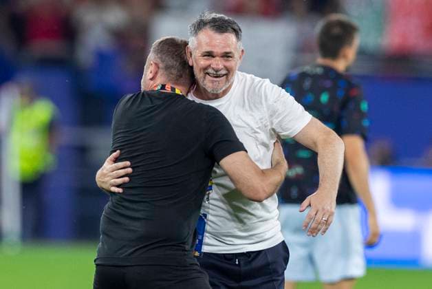Sport Bilder des Tages UEFA EURO, EM, Europameisterschaft,Fussball 2024: Georgien - Portugal; 26.06.2024 Willy Sagnol (Georgien, Cheftrainer) freut sich über den Sieg. UEFA EURO 2024: Georgien - Portugal; Arena AufSchalke, Gelsenkirchen, am 26.06.2024 Copyright: xBEAUTIFULxSPORTS Meuselx