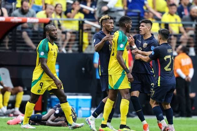 SOCCER: Copa America: Group B Stage Ecuador vs Jamaica JUN 26 June 26, 2024: Ecuador defender Piero HincapioÂ (3) confronts Jamaica defender Damion Lowe (17) during the CONMEBOL Copa America Group B Stage match at Allegiant Stadium between Ecuador and Jamaica on June 26, 2024 in Las Vegas, NV. Christopher Trim CSM. (Credit Image: Â Christopher Trim Cal Media) Las Vegas Nevada United States of America EDITORIAL USE ONLY Copyright: xx ZUMA-20240626_zma_c04_027.jpg ChristopherxTrimx csmphotothree267256