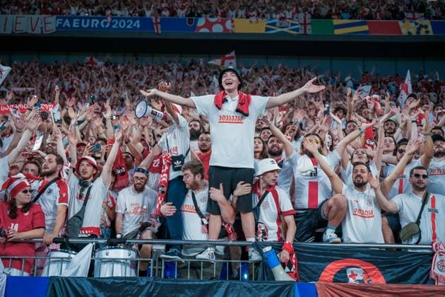 Sport Bilder des Tages EURO 2024 - Matchday 3, Group F: Georgia vs. Portugal History has been made today, as Georgia win and qualify for the knockout rounds after the EURO 2024 Matchday 3, Group F match between Georgia and Portugal on 26 June 2024, at Arena AufSchalke, in Gelsenkirchen, Germany Gelsenkirchen Arena AufSchalke Germany Copyright: xAlexandraxFechetex _ADR6070