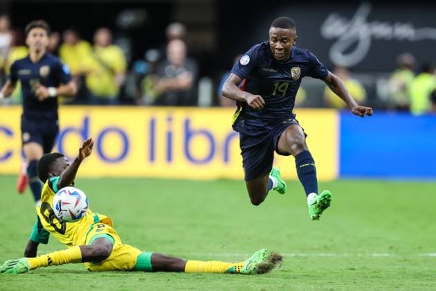SOCCER: Copa America: Group B Stage Ecuador vs Jamaica JUN 26 June 26, 2024: Ecuador midfielder Alan Minda (14) leaps over Jamaica forward Kaheim Dixon (8) during the CONMEBOL Copa America Group B Stage match at Allegiant Stadium between Ecuador and Jamaica on June 26, 2024 in Las Vegas, NV. Christopher Trim CSM. (Credit Image: Â Christopher Trim Cal Media) Las Vegas Nevada United States of America EDITORIAL USE ONLY Copyright: xx ZUMA-20240626_zma_c04_044.jpg ChristopherxTrimx csmphotothree267265