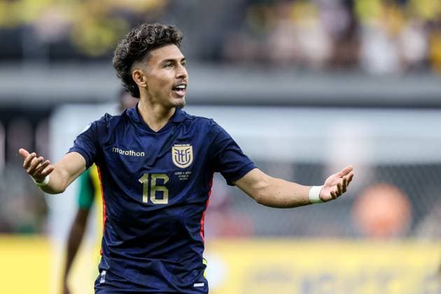 June 26, 2024: Ecuador midfielder Jeremy Sarmiento (16) gestures towards the crowd during the CONMEBOL Copa America Group B Stage match at Allegiant Stadium between Ecuador and Jamaica on June 26, 2024 in Las Vegas, NV. CSM. Las Vegas United States of America - ZUMAc04_ 20240626_zma_c04_046 Copyright: xChristopherxTrimx