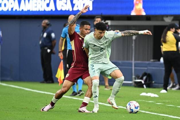 _CA_GB_2024_VEN_MEX_ during the CONMEBOL Copa America 2024 group B match between Venezuela and Mexico, at SoFi Stadium, on June 26, 2024 in Inglewood, California, United States. INGLEWOOD CALIFORNIA UNITED STATES  Copyright: xDavidxLeahx 20240626203005_CA_GB_2024_VEN_MEX_117