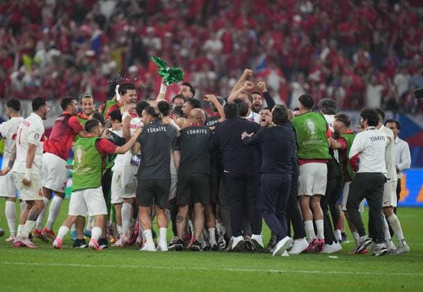 Euro 2024 - Turkey v Czechia Turkiye s players celebrate their victory after UEFA EURO, EM, Europameisterschaft,Fussball 2024 Group F football match between Turkiye and Czechia at Volksparkstadion in Hamburg, Germany, on 26 June, 2024. Photo by Mehmet Sirin Toplaoglu Depo Photos ABACAPRESS.COM Hamburg Germany  Copyright: xDepoxPhotos ABACAx