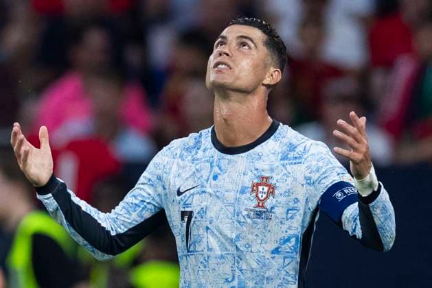UEFA EURO, EM, Europameisterschaft,Fussball 2024: Georgien - Portugal; 26.06.2024 Cristiano Ronaldo (Portugal, 7) hadert. UEFA EURO 2024: Georgien - Portugal; Arena AufSchalke, Gelsenkirchen, am 26.06.2024 Copyright: xBEAUTIFULxSPORTS Meuselx