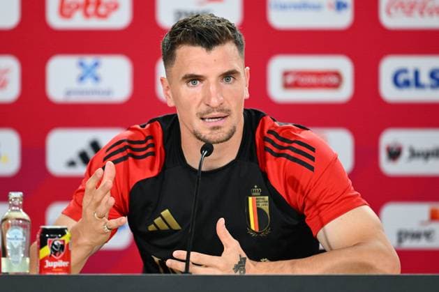Belgium Media Activities - UEFA EURO, EM, Europameisterschaft,Fussball 2024 27 06 2024 FREIBERG AM NECKA, GERMANY - JUNE 27 : Meunier Thomas defender of Belgium talking to the press during a press conference, PK, Pressekonferenz of the Belgian Red Devils at the UEFA EURO 2024 European Football Championship tournament on June 27, 2024 in Freiberg am Necka, Germany, 27 06 2024 Freiberg am Necka Germany  Copyright: xVincentxKalutx