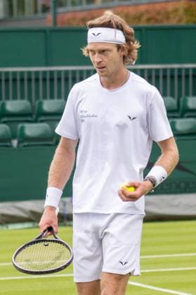 Russian tennis player Andrey Rublev practices before the start of the Wimbledon Tennis Championships held at the All England Lawn Tennis & Croquet Club Featuring: Andrey Rublev Where: London, United Kingdom When: 27 Jun 2024 Credit: Ray Tang Cover Images **STRICTLY EDITORIAL USE ONLY** EDITORIAL USE ONLY. RESTRICTED TO NEWSPAPERS BASED IN THE UK Copyright: xx coverimg53889841