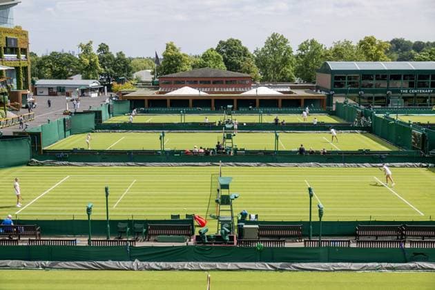 Tennis players practice on the grass show courts before the start of the Wimbledon Tennis Championships held at the All England Lawn Tennis & Croquet Club Featuring: Centre court Where: London, United Kingdom When: 27 Jun 2024 Credit: Ray Tang Cover Images **STRICTLY EDITORIAL USE ONLY** EDITORIAL USE ONLY. RESTRICTED TO NEWSPAPERS BASED IN THE UK Copyright: xx coverimg53889851