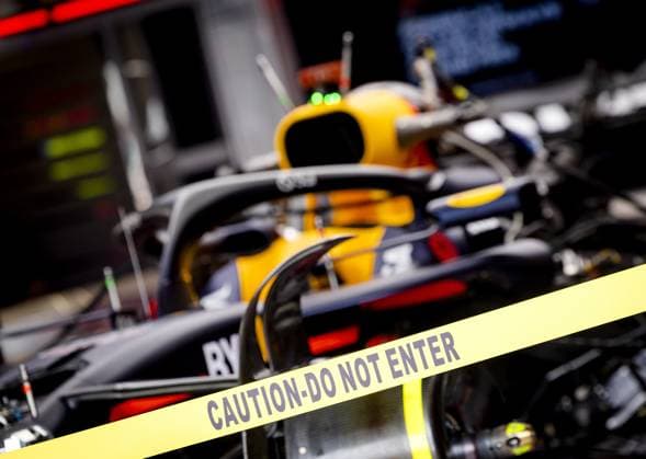 Sport Bilder des Tages SPIELBERG - Warning tape on the car of Max Verstappen (Red Bull Racing) on the Red Bull Ring race circuit in the run-up to the Austrian Grand Prix. ANP SEM VAN DER WAL xVIxANPxSportx xxANPxIVx 502192582 originalFilename: 502192582.jpg