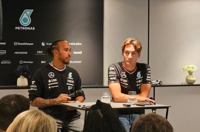 27.06.2024, Red Bull Ring, Spielberg, Formel 1 Großer Preis von Österreich 2024 , im Bild Lewis Hamilton (GBR), Mercedes-AMG Petronas Formula One Team, George Russell (GBR) Defodi-506_20240627_hbr_1776