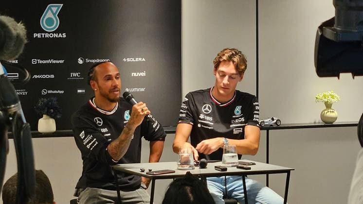 Formel 1 Großer Preis von Österreich 2024 27.06.2024, Red Bull Ring, Spielberg, Formel 1 Großer Preis von Österreich 2024 , im Bild Lewis Hamilton (GBR), Mercedes-AMG Petronas Formula One Team, George Russell (GBR)