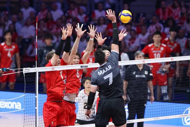LODZ 27.06.2024 SIATKOWKA MEZCZYZN LIGA NARODOW 2024 TURNIEJ FINALOWY - CWIERCFINAL: JAPONIA - KANADA --- MENS VOLLEYBALL NATIONS LEAGUE 2024 FINAL ROUND - QUARTERFINAL MATCH IN LODZ: : JAPAN - CANADA N Z YUJI NISHIDA AKIHIRO YAMAUCHI STEPHEN TIMOTHY MAAR FOT. ANNA KLEPACZKO FOTOPYK NEWSPIX.PL --- Newspix.pl  240627LUM041