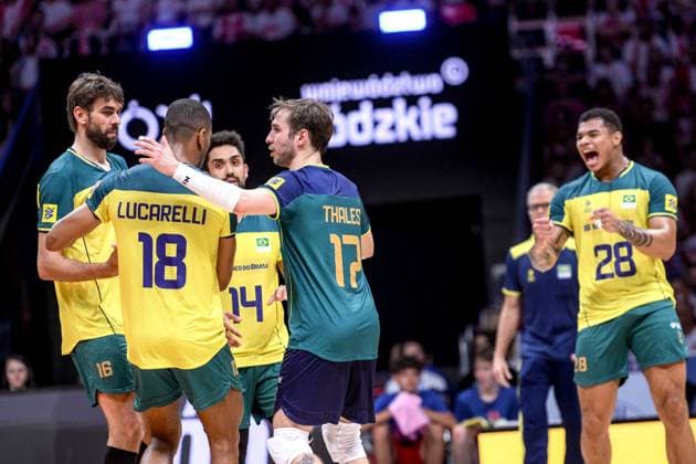 LODZ 27.06.2024 MECZ SIATKARSKA LIGA NARODOW 2024 PILKA SIATKOWA --- FIVB VOLLEYBALL NATIONS LEAGUE MATCH: POLSKA - BRAZYLIA --- POLAND - BRASIL N Z TEAM BRASIL BRAZYLUA RICARDO LUCARELLI SOUZA THALES HOSS DARLAN FERREIRA SOUZA FOT. PAWEL PIOTROWSKI 400mm.pl NEWSPIX.PL --- Newspix.pl  20240627_PAP024