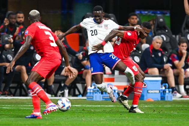 ATLANTA, GA Ã JUNE 27: United States forward Folarin Balogun (20) is held by a defender during the Copa America match between Panama and the United States on June 27th, 2024 at Mercedes-Benz Stadium in Atlanta, GA. (Photo by Rich von Biberstein Icon Sportswire) SOCCER: JUN 27 CONMEBOL Copa America - Panama vs United States EDITORIAL USE ONLY Icon240627008