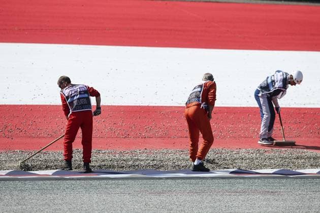 Marshall, commissaire de piste, marshal, marshalls, marshals on track during the Formula 1 Qatar Airways Austrian Grand Prix 2024, 11th round of the 2024 Formula One World Championship, WM, Weltmeisterschaft from June 28 to 30, 2024 on the Red Bull Ring, in Spielberg, Austria - F1 - AUSTRIAN GRAND PRIX 2024 DPPI Panoramic 240628_R11_AUSTRIA_DP_XB3_0100