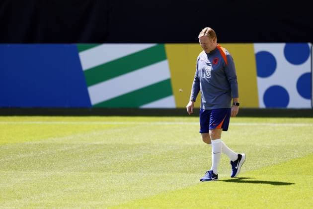 WOLFSBURG - National coach Ronald Koeman during a training session of the Dutch national team, Nationalteam in the AOK Stadium on June 28, 2024 in Wolfsburg, Germany. The Dutch national team is preparing for the eighth finals at the European Football Championship in Germany against Romania. ANP KOEN VAN WEEL UEFA EURO, EM, Europameisterschaft,Fussball 2024 Germany 2024 xVIxANPxSportx xxANPxIVx 502249523 originalFilename: 502249523.jpg