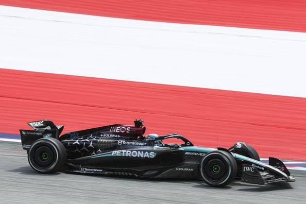 63 RUSSELL George (gbr), Mercedes AMG F1 Team W15, action during the Formula 1 Qatar Airways Austrian Grand Prix 2024, 11th round of the 2024 Formula One World Championship, WM, Weltmeisterschaft from June 28 to 30, 2024 on the Red Bull Ring, in Spielberg, Austria - F1 - AUSTRIAN GRAND PRIX 2024 DPPI Panoramic  240628_R11_AUSTRIA_DP_AV3_4057