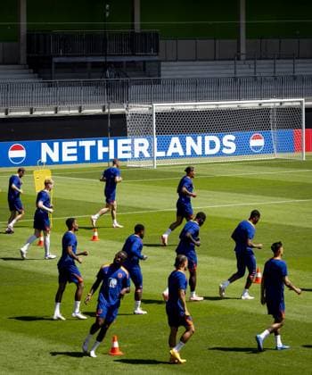 WOLFSBURG - Players of the Dutch national team, Nationalteam during a training session at the AOK Stadium on June 28, 2024 in Wolfsburg, Germany. The Dutch national team is preparing for the eighth finals at the European Football Championship in Germany against Romania. ANP KOEN VAN WEEL UEFA EURO, EM, Europameisterschaft,Fussball 2024 Germany 2024 xVIxANPxSportx xxANPxIVx 502255140 originalFilename: 502255140.jpg