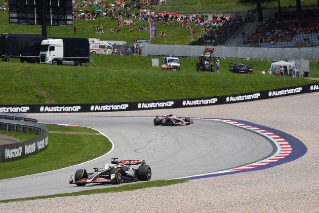 28.06.2024, Red Bull Ring, Spielberg, Formel 1 Großer Preis von Österreich 2024 , im Bild Kevin Magnussen (DNK), Haas F1 Team, Nico Hülkenberg (DEU) Defodi-506_20240628_hbr_4561