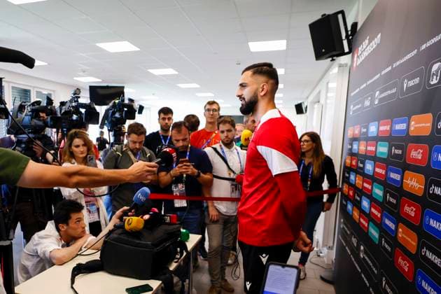 Georgian National Soccer Team goalkeeper Giorgi Mamardashvili addresses a press conference, PK, Pressekonferenz in Velbert, Germany, 28 June 2024. The team prepares its Euro2024 round of 16 game against Spain on next 30 June. Georgia s presser !ACHTUNG: NUR REDAKTIONELLE NUTZUNG!  Copyright: xALBERTOxESTEVEZx GRAF9029 20240628-55014004381_1