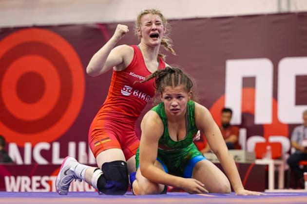 Sport Themen der Woche KW26 Sport Bilder des Tages Wrestling U17, U 17 European Championships 61kg WW - Leonie Steigert (GER) df. Eda Balazs (HUN) *** Wrestling U17 European Championships 61kg WW Leonie Steigert GER df Eda Balazs HUN Copyright: xUnitedxWorldxWrestlingx xKadirxCx United World Wrestling Kadir C