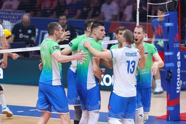 LODZ 28.06.2024 SIATKOWKA MEZCZYZN LIGA NARODOW 2024 TURNIEJ FINALOWY - CWIERCFINAL: SLOWENIA - ARGENTYNA --- MENS VOLLEYBALL NATIONS LEAGUE VNL 2024 FINAL ROUND - QUARTERFINAL MATCH IN LODZ: SLOVENIA - ARGENTINA N Z KLEMEN CEBULJ TINE URNAUT FOT. ANNA KLEPACZKO FOTOPYK NEWSPIX.PL --- Newspix.pl POLAND OUT!  240628LUM124