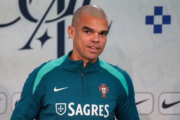 EM 2024: Portugal Pressekonferenz mit Pepe in Marienfeld 28.06.2024 Pepe ( 3, Portugal) auf der Pressekonferenz
